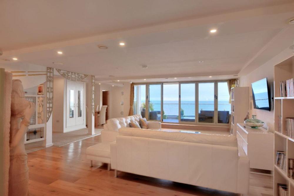 ליים ריג'יס Largigi Offering Two Amazing Panoramic Sea Front Apartments מראה חיצוני תמונה