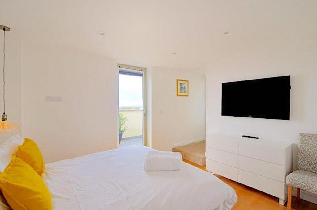 ליים ריג'יס Largigi Offering Two Amazing Panoramic Sea Front Apartments מראה חיצוני תמונה