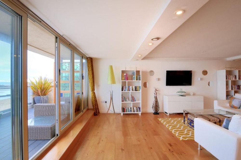 ליים ריג'יס Largigi Offering Two Amazing Panoramic Sea Front Apartments מראה חיצוני תמונה